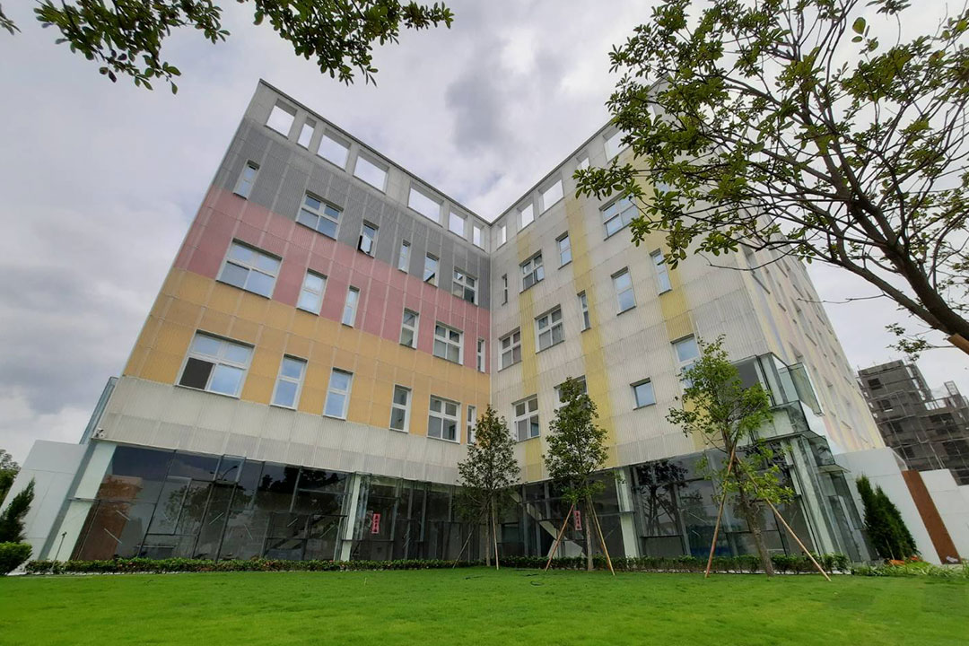 Types of Skylight Roofing Materials - Polycarbonate Skylight Panels (Skylight-Specific) Types of Skylight Roofing Materials - Polycarbonate Skylight Panels (Skylight-Specific)